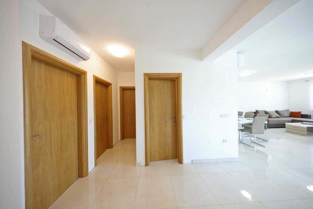 Apartmani Vlado Mitar Sukošan Exterior foto