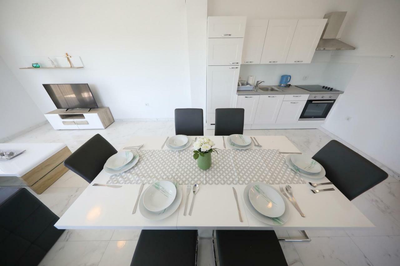 Apartmani Vlado Mitar Sukošan Exterior foto