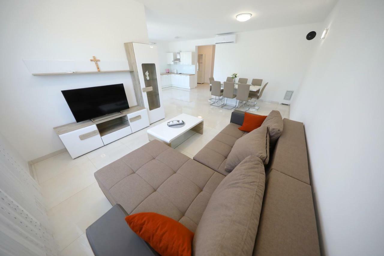 Apartmani Vlado Mitar Sukošan Exterior foto