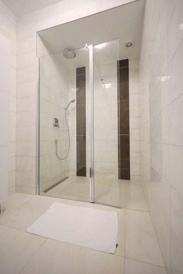 Apartmani Vlado Mitar Sukošan Exterior foto