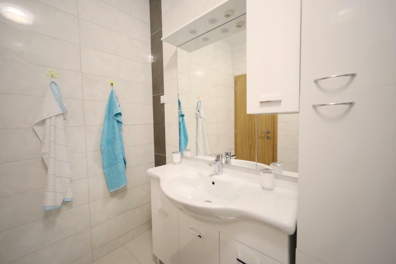 Apartmani Vlado Mitar Sukošan Exterior foto